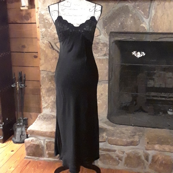 Natori Other - Josie Natori silk gown